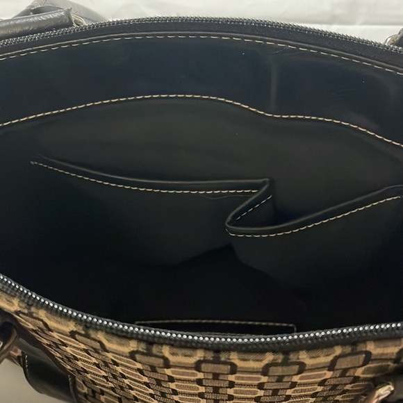 Nine West women’s hand bag like new condition. Dimensions in photos - Picture 7 of 9